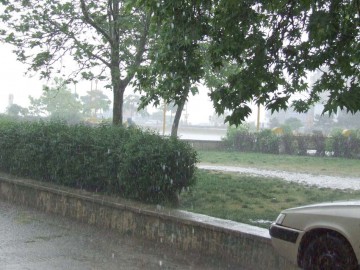 Ploi abundente în vestul şi nord-vestul ţării
